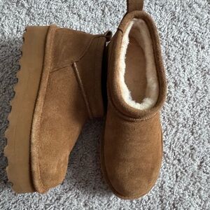 Brand New BEARPAW Shorty Boot, Color: Walnut, Size 7